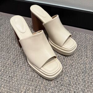 NWT- JF Bristol Block Heel Cream Platform Shoe Size US 8.5